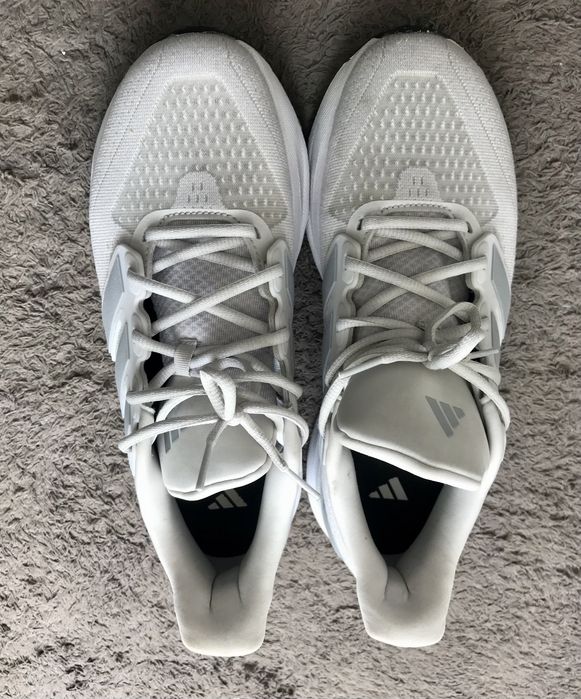 Кросівки Adidas 43 білі.