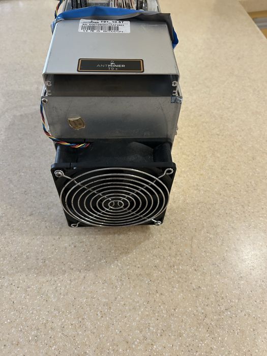 Майнер Bitmain Antminer T9+.