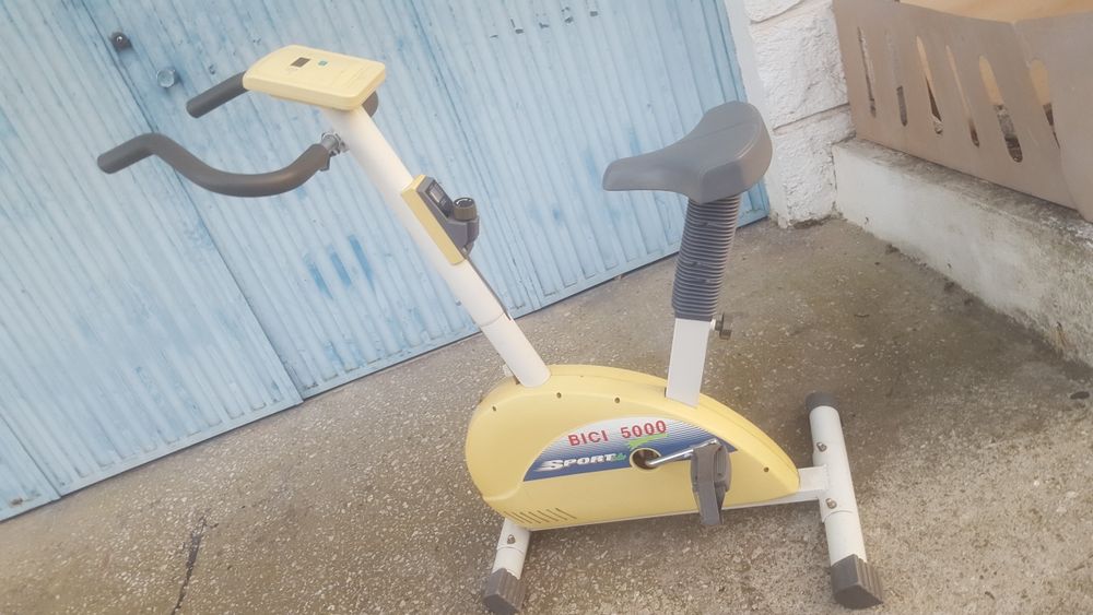 Bicicleta  estática para ginástica