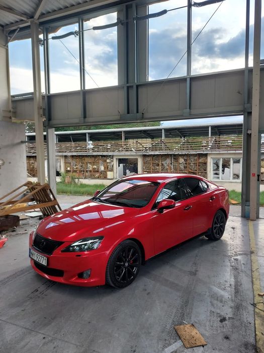 Lexus IS
