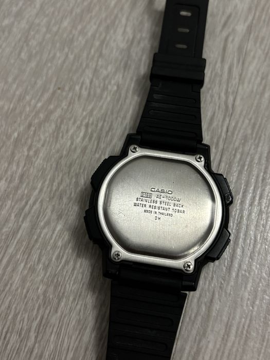 Zegarek Casio AE-1000W-1AVEF Czarny