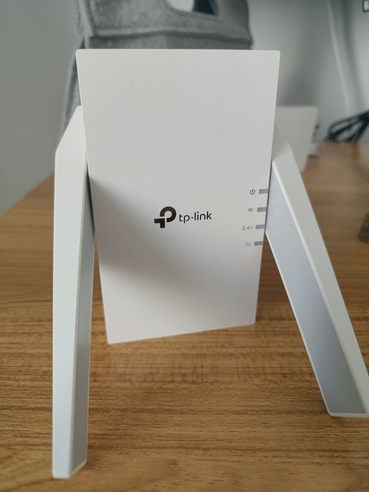 Wi-Fi 6 extender TP-Link RE705X