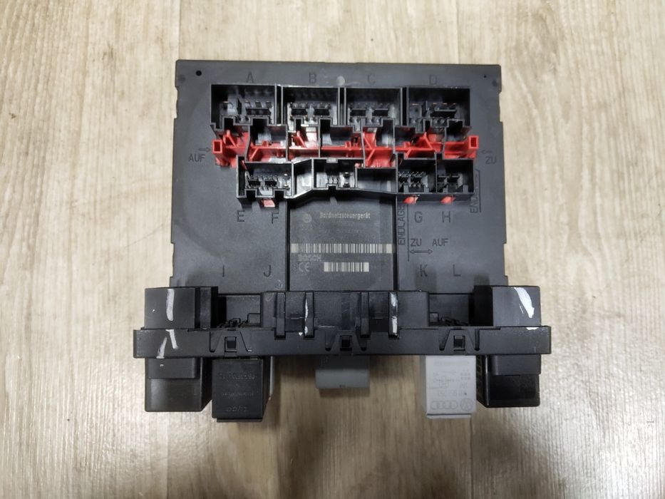 Блок управления бортовой сети 3C8937049E Golf 5 1.4 TSI CAVD