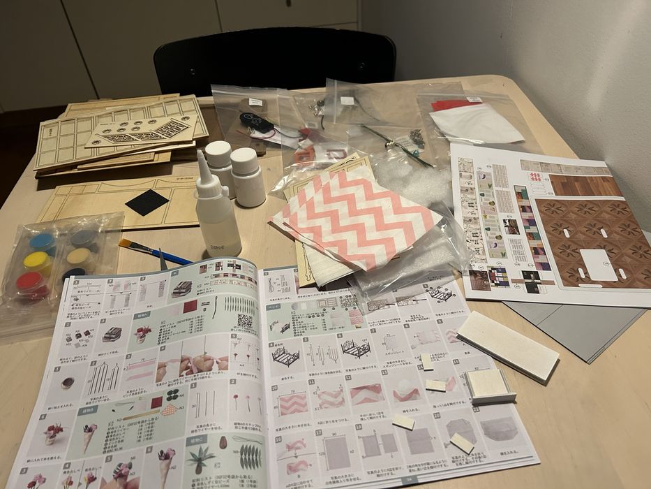 Miniatura Quarto Paris Midnight com Iluminação - Feito à mão