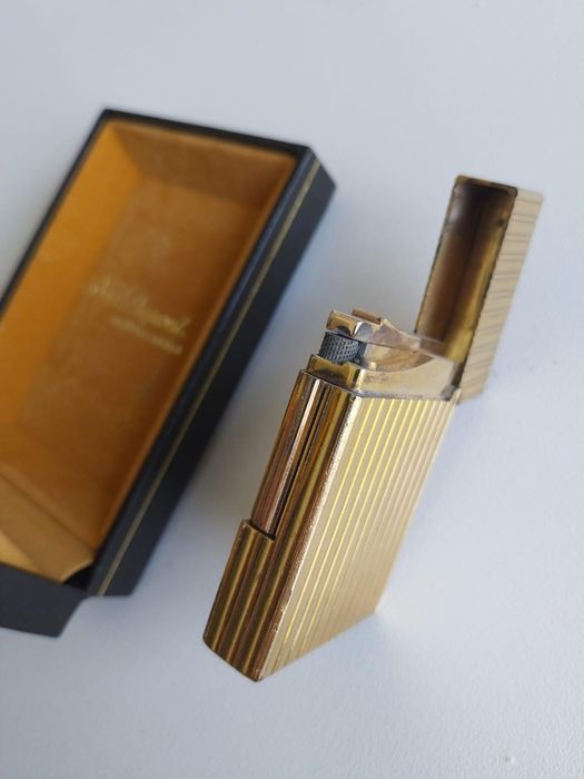 Isqueiro Dupont plaqueado a ouro