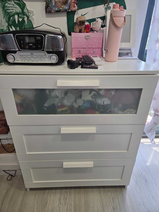 Cómoda branca ikea