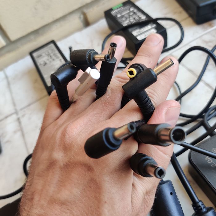 Зарядки к ноутбукам  блок питания Dell asus lenovo msi acer