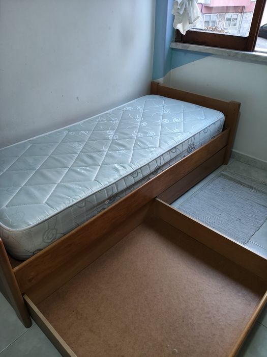 cama de solteiro com dois gavetão  + colchão