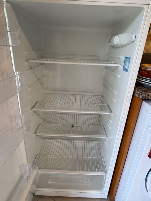 Frigorífico Zanussi com congelador – Bom estado