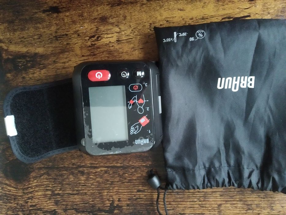 Braun BBP2200WE Тискомір на зап'ястя