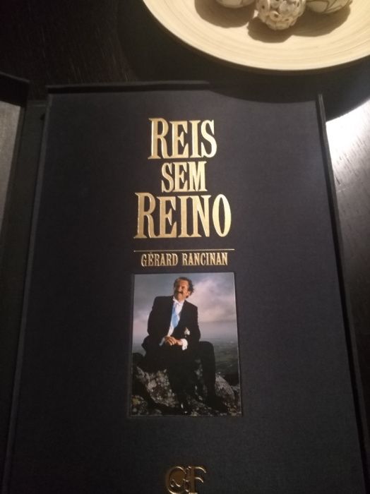 Livro colecção autografado pelo D Duarte e numerado
