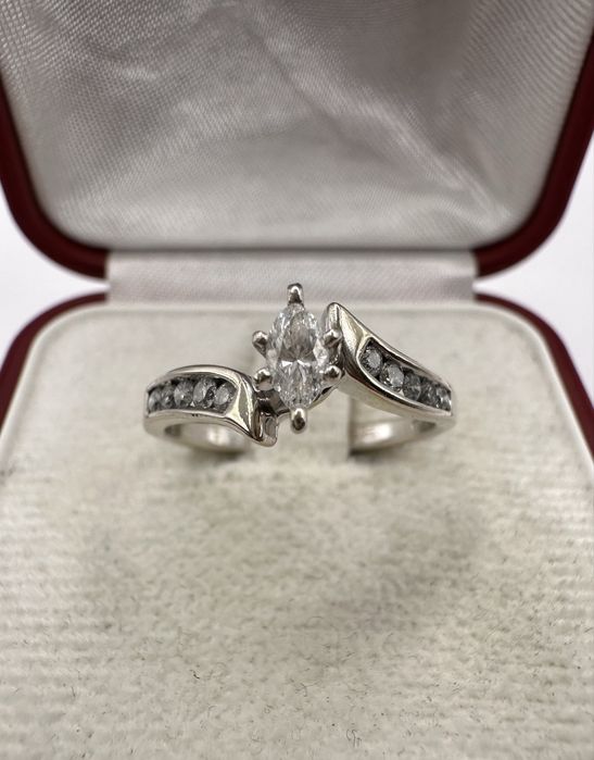Złoty pierścionek 585 z diamentami 0,29ct