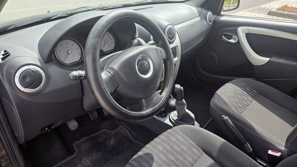 Dacia Sandero 1.2 16 v  75cv