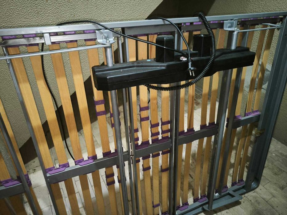 Estrado/cama de casal articulado como novo