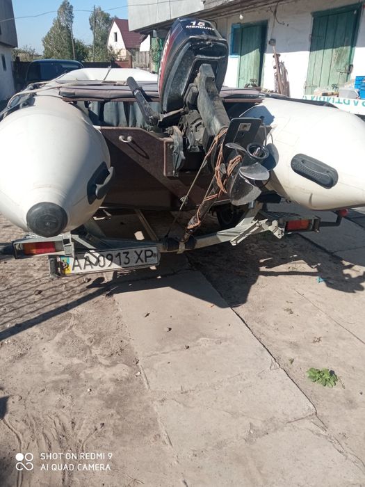 Моторна лодка, лодочний мотор