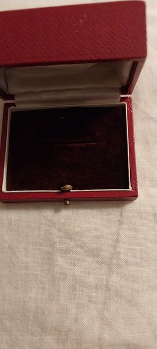 Caixas de pele e veludo para guardar brincos e joias