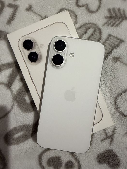 iPhone 16 biały 128GB