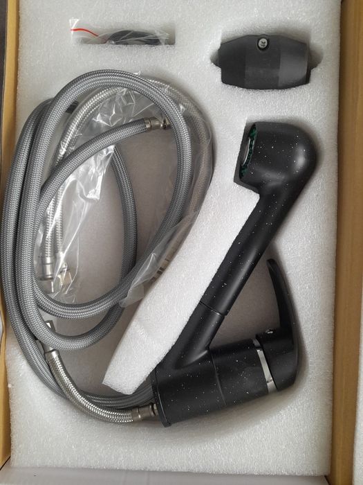 Kran z wyciąganą wlewka.