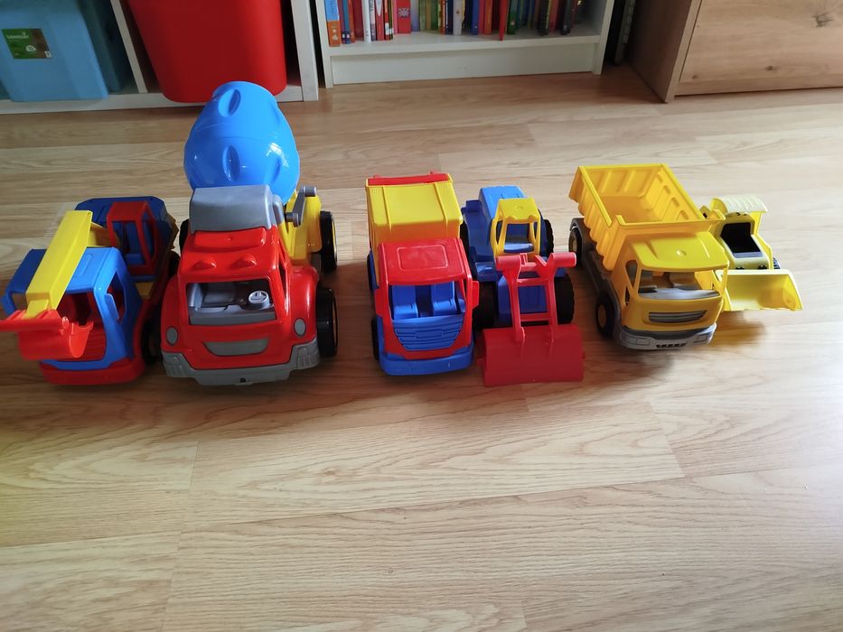 Pojazdy budowlane auta Wader 5 sztuk plus gratis