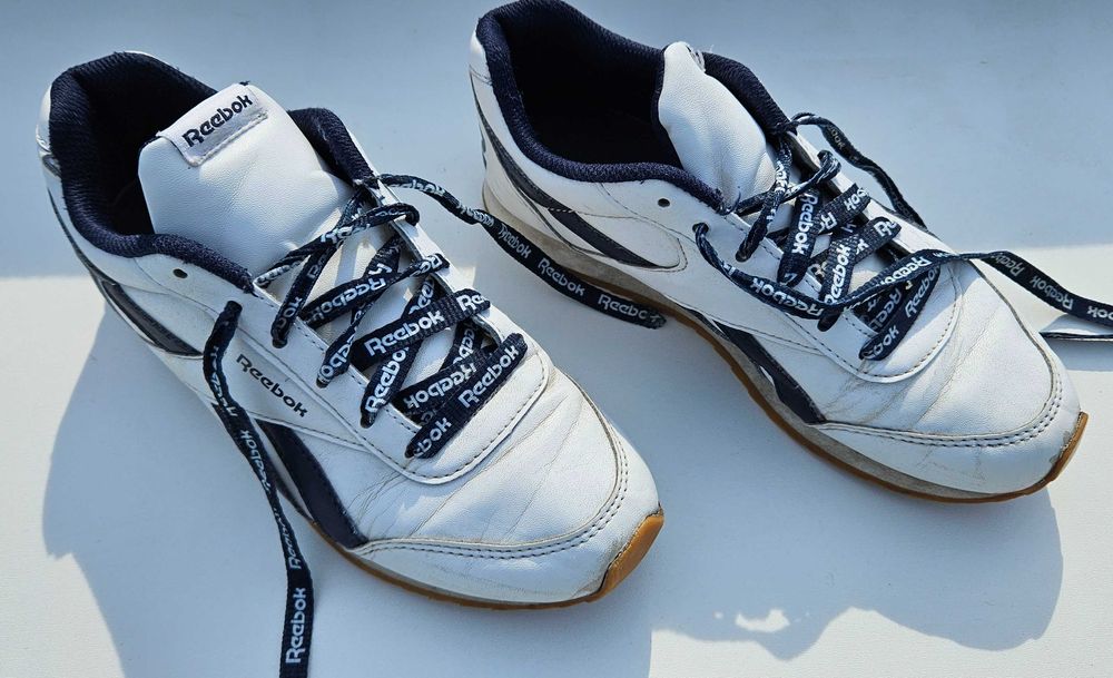 Sprzedam buty chłopięce marki reebok roz. 33.