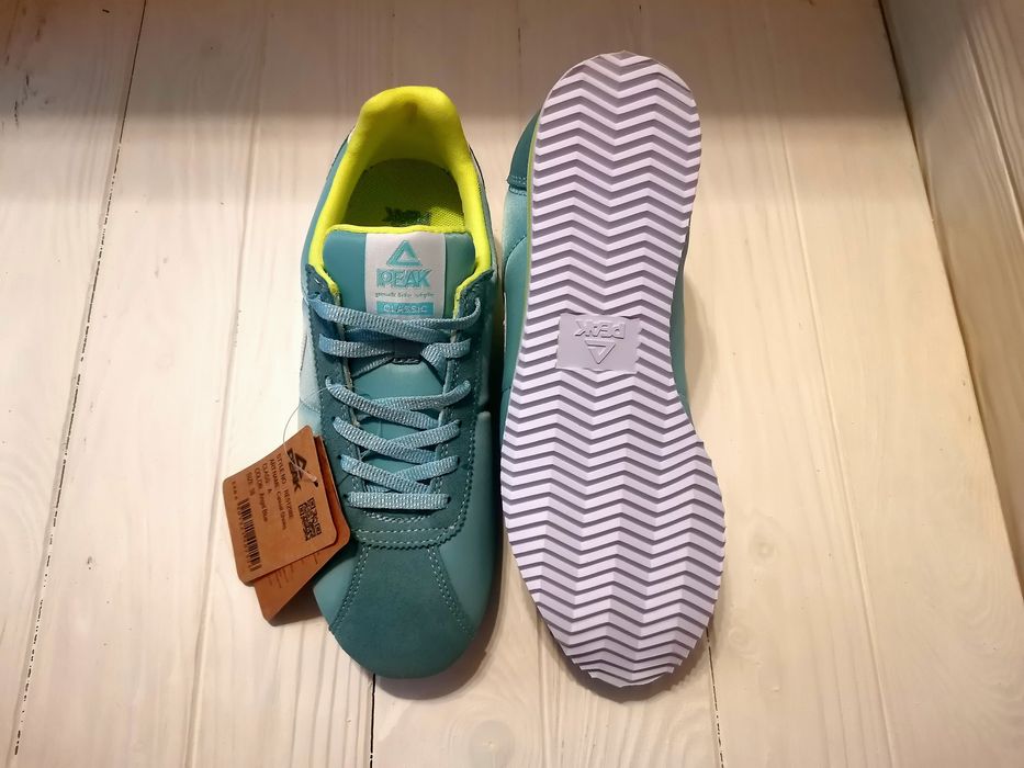 Новые кроссовки PEAK