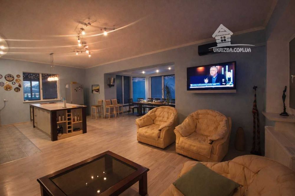 Дом 250 кв. Большой бассейн с подогревом, сауна, бильярд, генератор