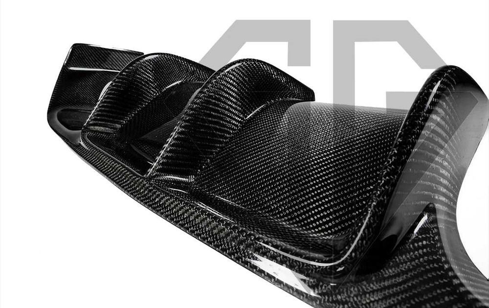 диффузор bmw карбоновий накладка бампера BMW F80 M3 F82 F83 M4 V стиль