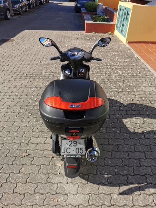 Sym vs 125  DE GARAGEM