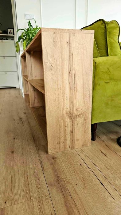 Pojemny regał na książki dekoracje