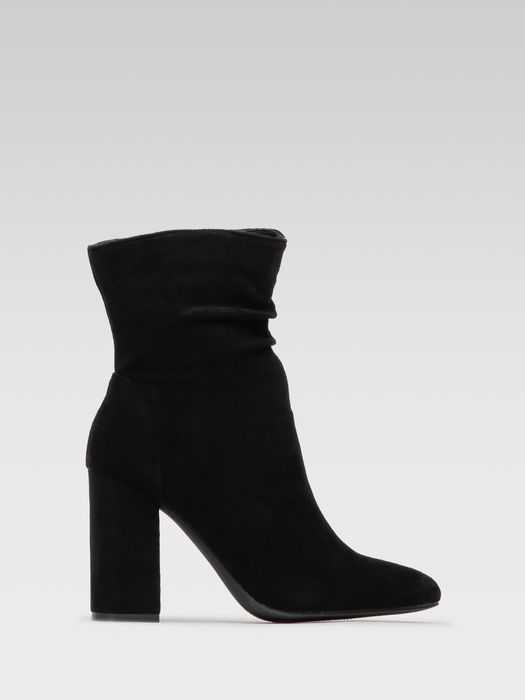 Piękne botki na słupku