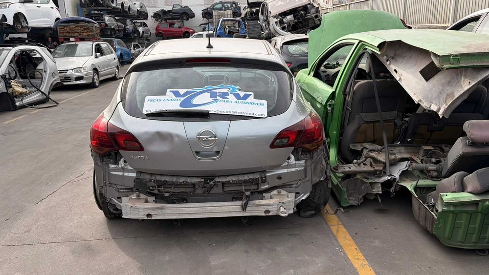 Opel Astra J - Viatura para Peças