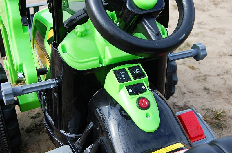 MOCNY TRAKTOR Z ŁYŻKĄ KINGDOM na akumulator 2x45W +pasy bezpieczeństwa