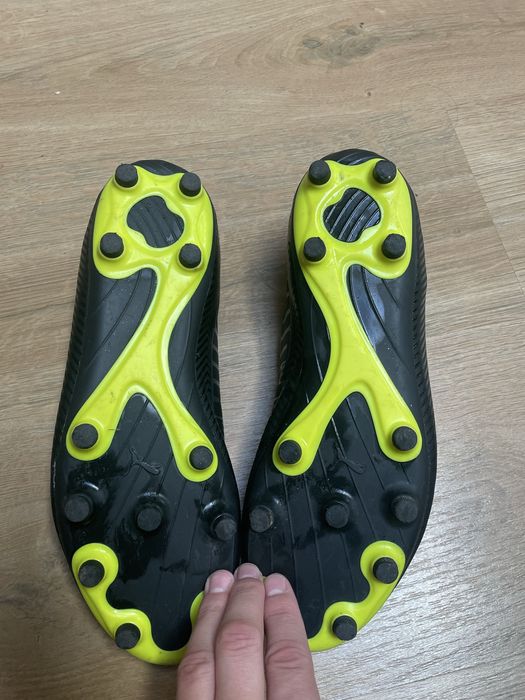 Buty piłkarskie PUMA Finesse Laceless FG