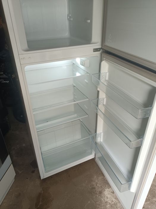Lodówka Hisense 140