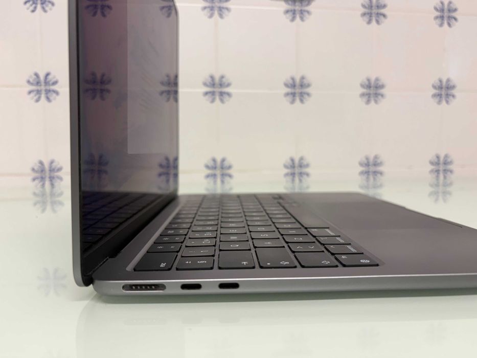 MacBook Air M2 13” 2024 | 8GB RAM | 256GB SSD | Impecável