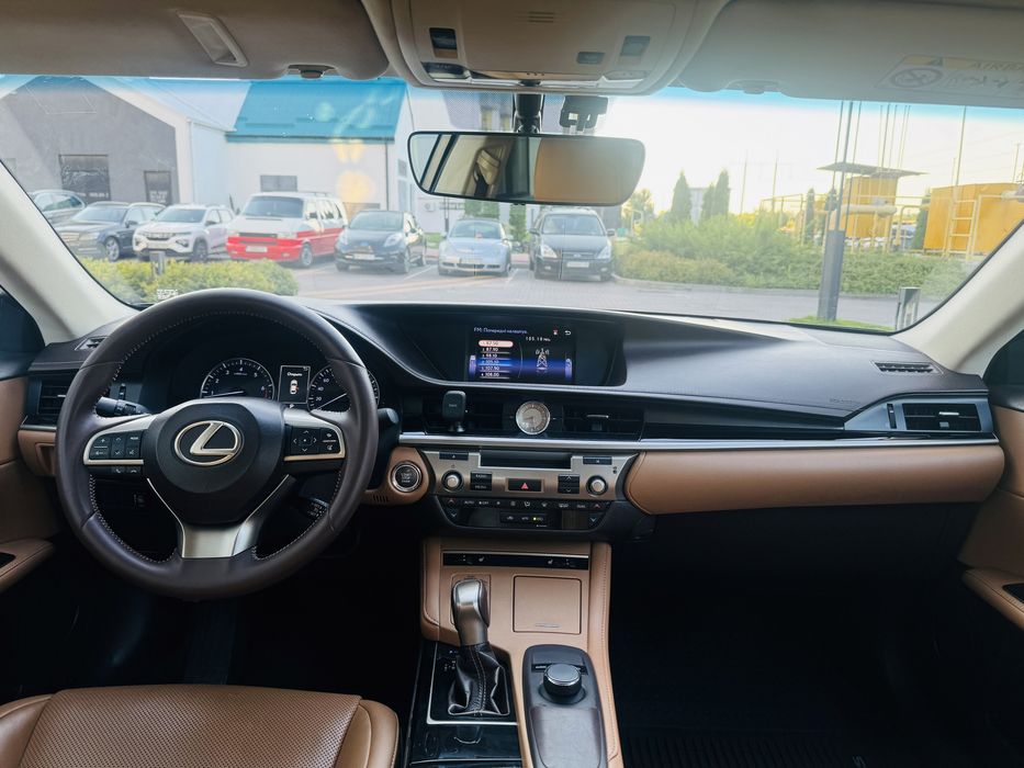 Продам Lexus ES250 2018 рік 2.5 газ/бензин АВТОМАТ після прильоту шахеда!