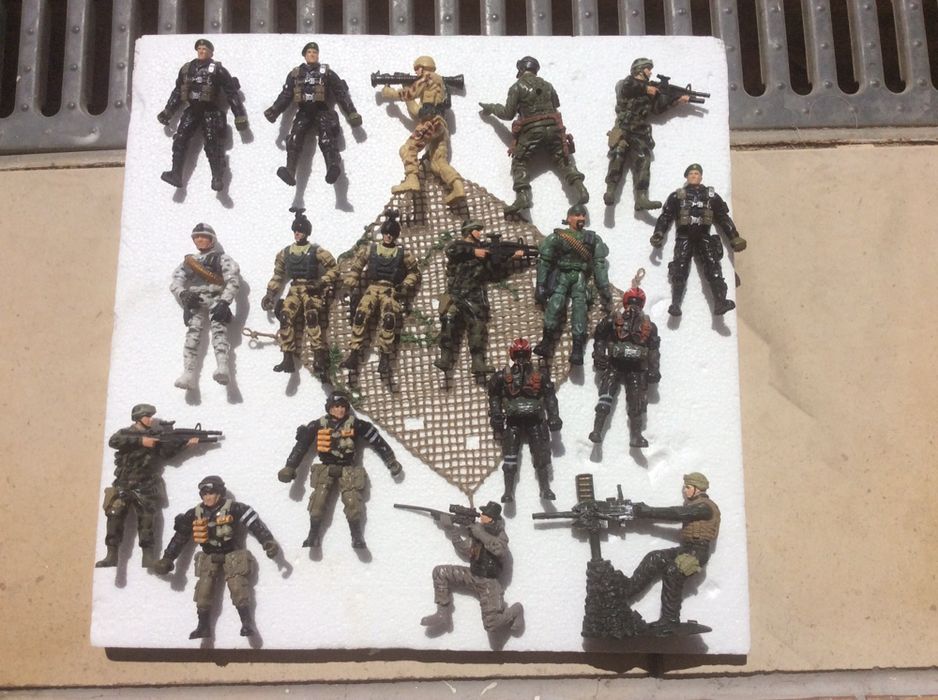 Soldier Force Figuras