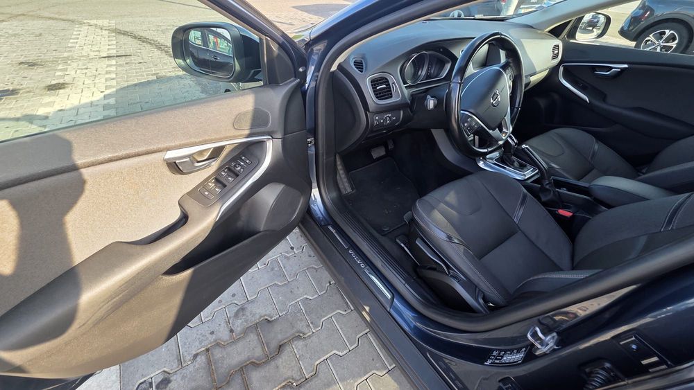 Volvo V40 2.0 D3 Momentum Geartronic