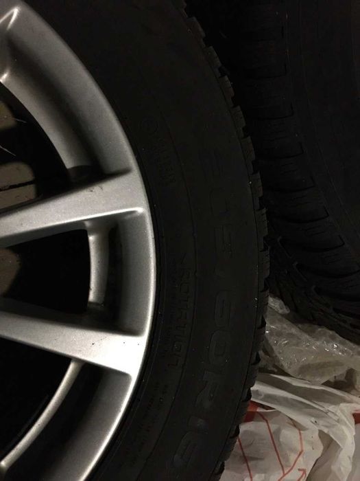 Комплект зимових шин Nokian 205/60 R16 з оригінальними дисками BMW