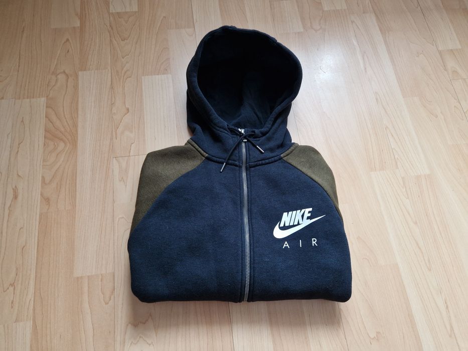 Bluza Nike Air Nsw Fleece Hoodie
Rozmiar: S/M
Wymiary:
Szerokość mierz