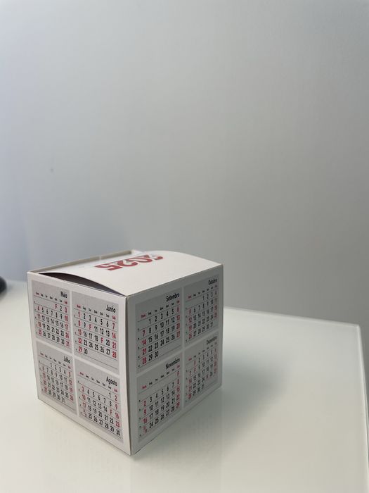Mantenha-se organizado com o nosso calendario Cubo de 800 folhas