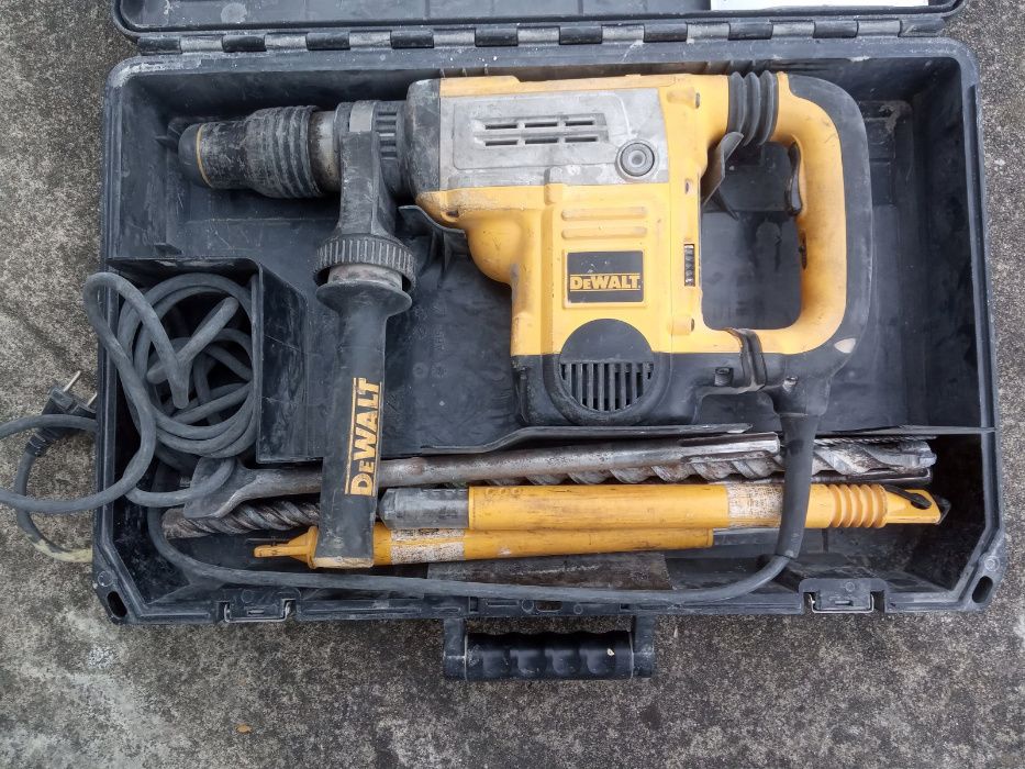 Wynajem młot wyburzeniowy kujący udarowy dłuta Bosch, DeWalt REDIS