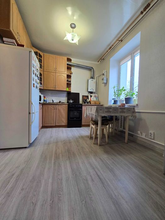 ПРОДАЖ 2-ох кім квартири в сталінкі (Критий ринок)