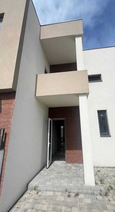 Продається зданий дуплекс з наповненням у Крихівцях.