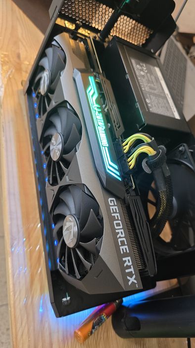 Thunderbolt 3 RTX 3080 TI - Razer Chroma X