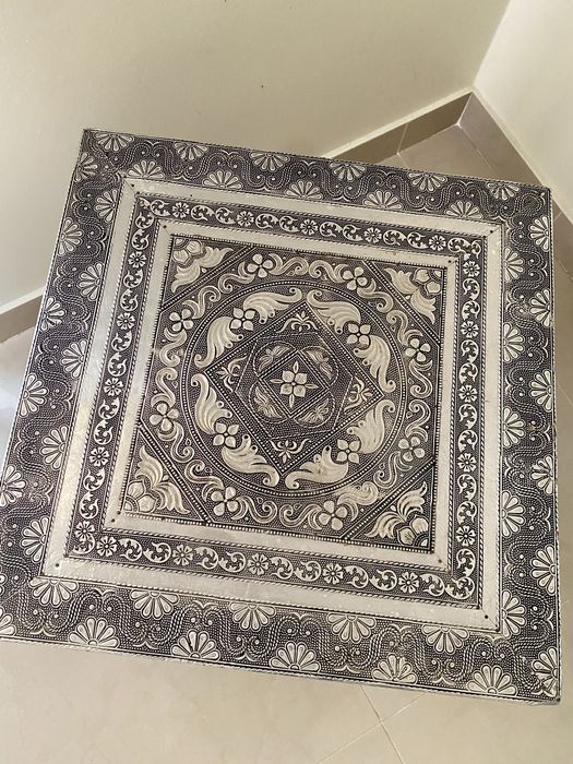 Mesa marroquina quadrada medidas na foto