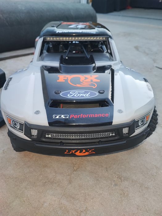 Losi super baja Rey 8s traxxas hpi Kyosho arrma tamiya axial brushless