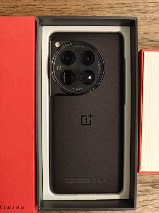 OnePlus 12 512GB + OnePlus Watch 2