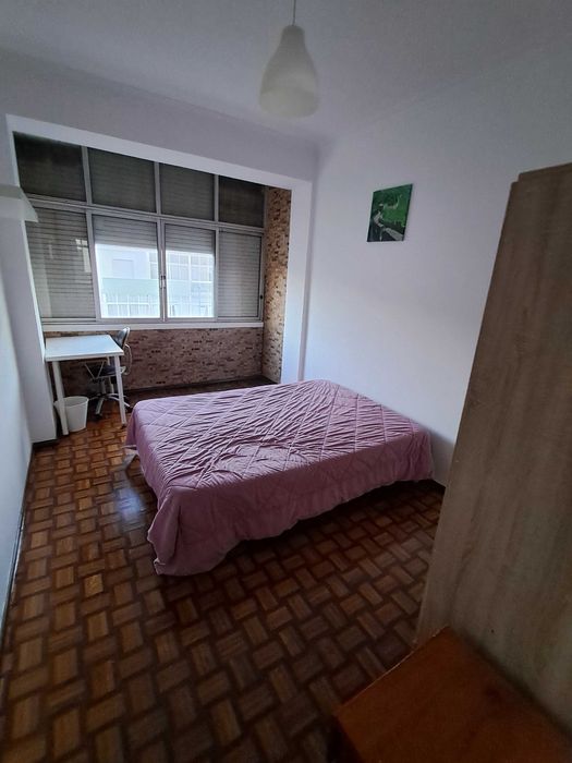Quartos CASAL em Belém,Centro Lisboa. Entrada IMEDIATA. Aceita pet.