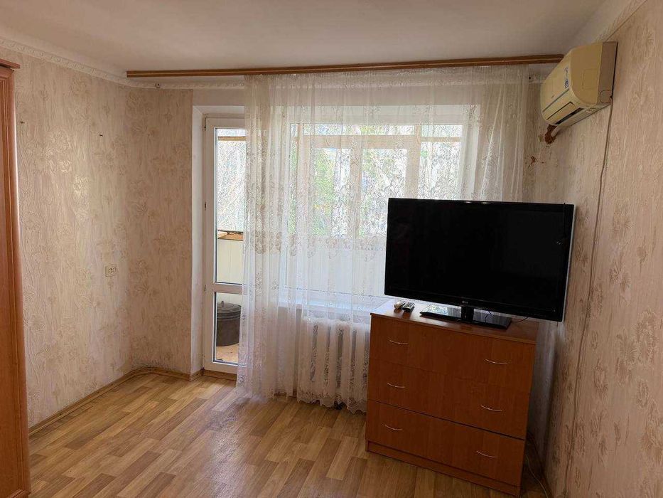 Продам 1 комнатную квартиру в Приднепровске Немировича Данченко 32